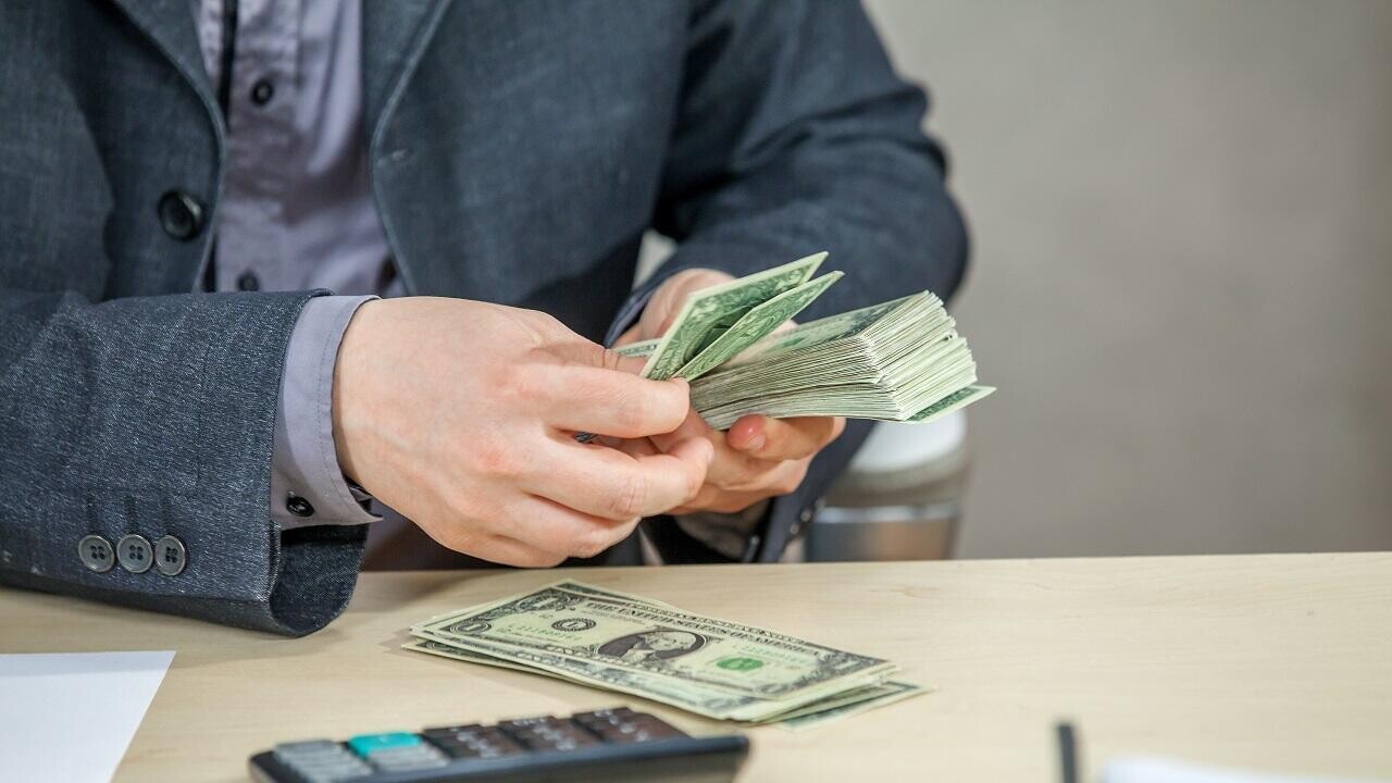 От продажи машин до займов: белорус обманул два десятка жертв на $500 000