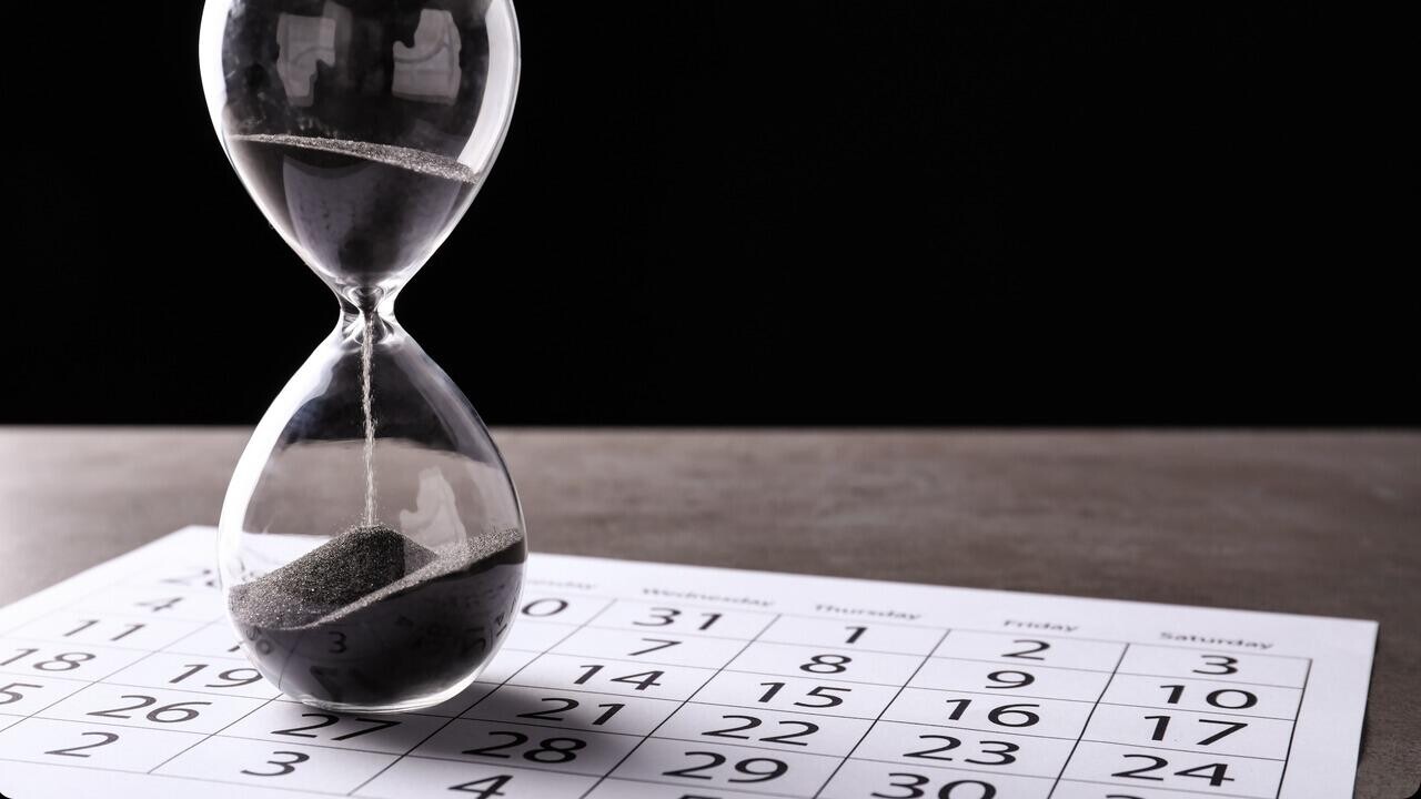 Перенос рабочего дня: нужно ли отрабатывать, если был отпуск или больничный?