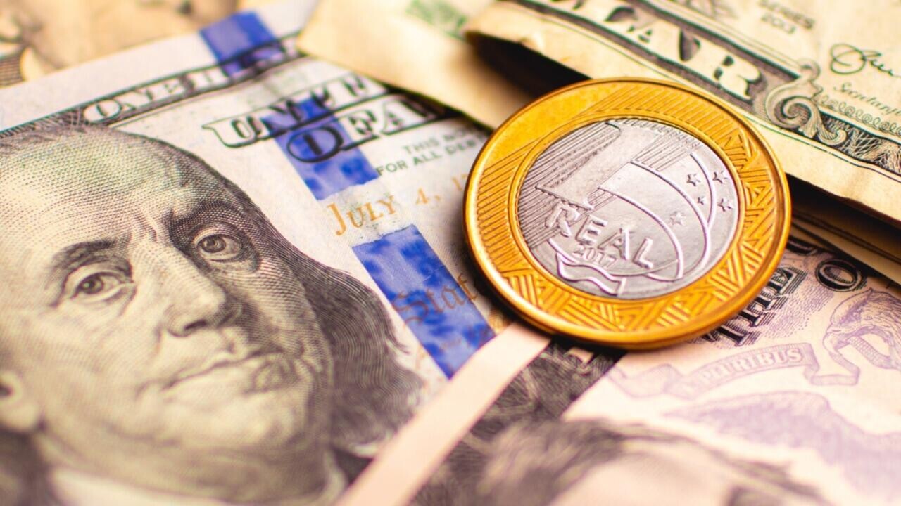 Названы валюты, сильнее всего подорожавшие к доллару