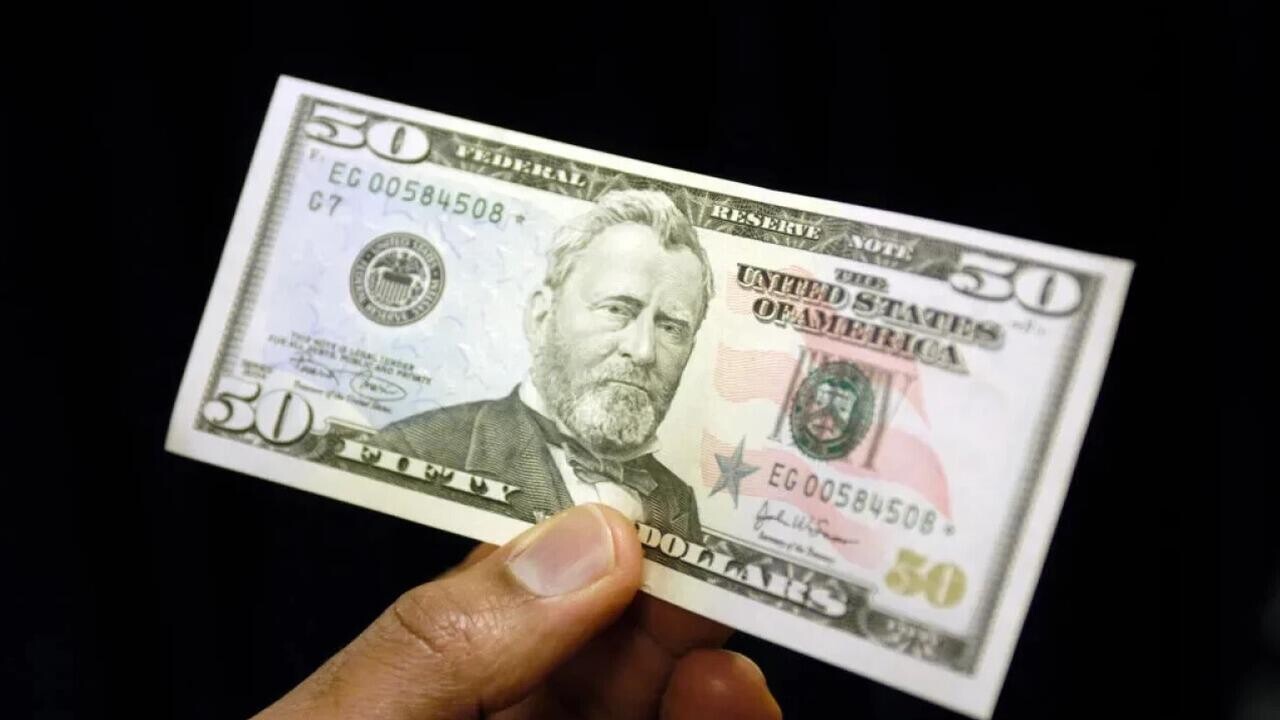 Белорус хотел обменять валюту, но деньги изъяли – в чем дело?