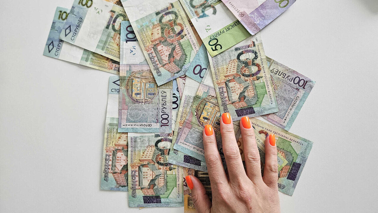 В Витебске сотрудница салона связи обманула клиентов на 57 000 BYN